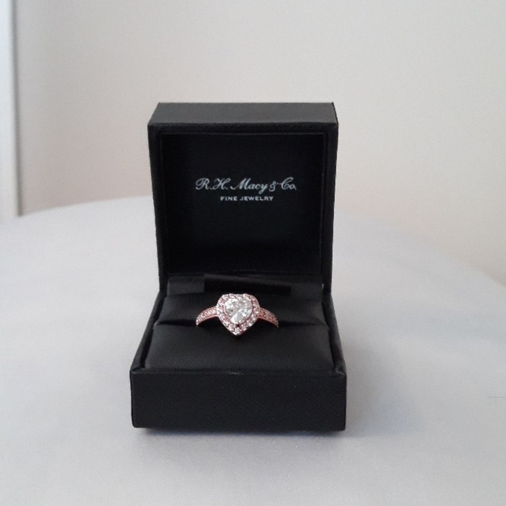 Rose gold heart accent ring size 7